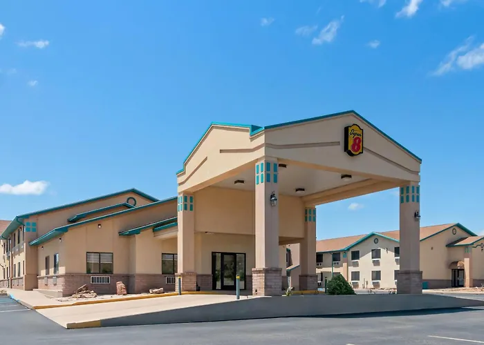 Super 8 By Wyndham Santa Rosa Hotel