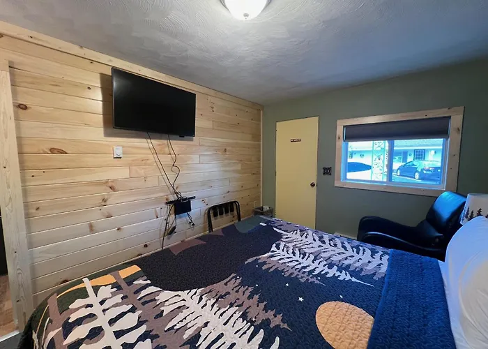 Cedars Motel Saint Ignace