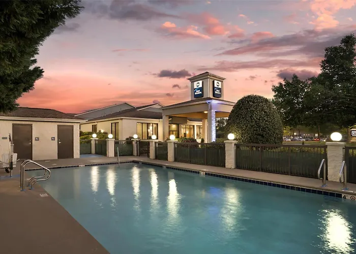 Best Western Inn & Suites Monroe