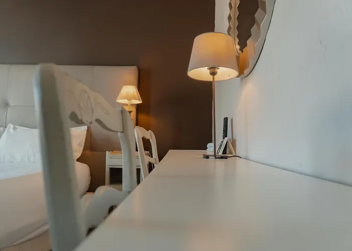 Hotel Logis Les Magnanarelles à Maussane-les-Alpilles