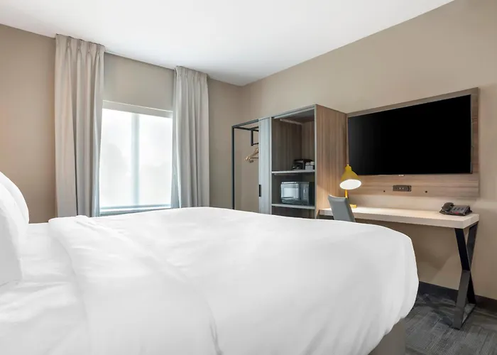 Comfort Inn & Suites Destin Near Henderson Beach Miramar Beach