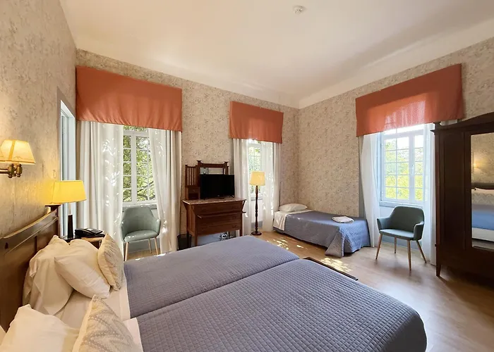 Hoteles en Curia