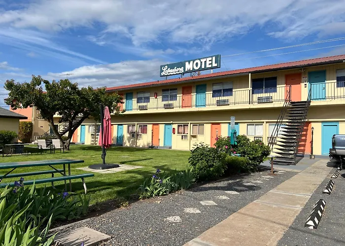 Lakeshore Inn Water Front Moses Lake
