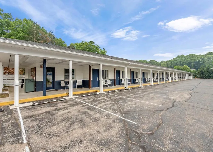 Starlite Resort Saugatuck