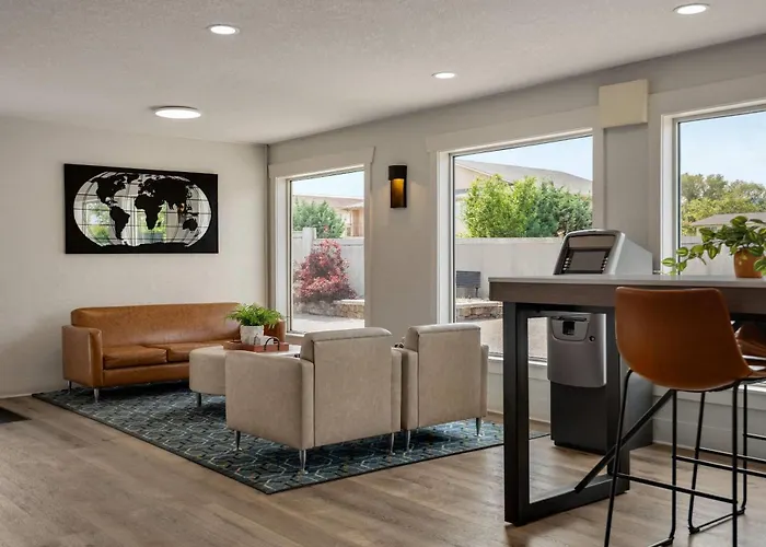 Days Inn By Wyndham Kelowna