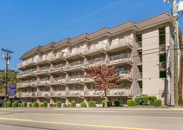 Sleep Inn & Suites Near Sports World Blvd Gatlinburg
