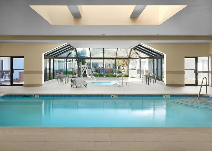 Courtyard By Marriott Annapolis Hotel