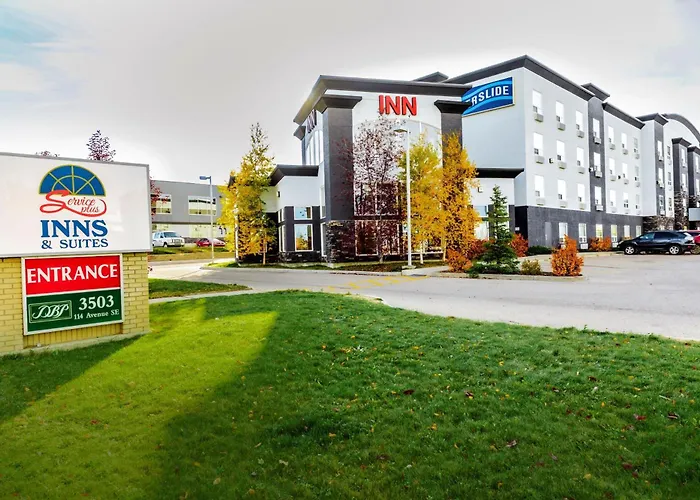 Service Plus Inns And Suites YYC