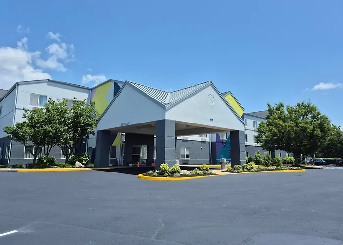 Spark By Hilton Lancaster Rohrerstown