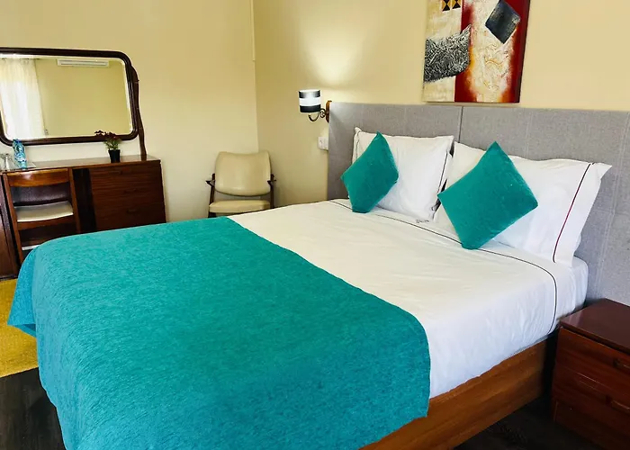 Hotel Colmeia Monte Real