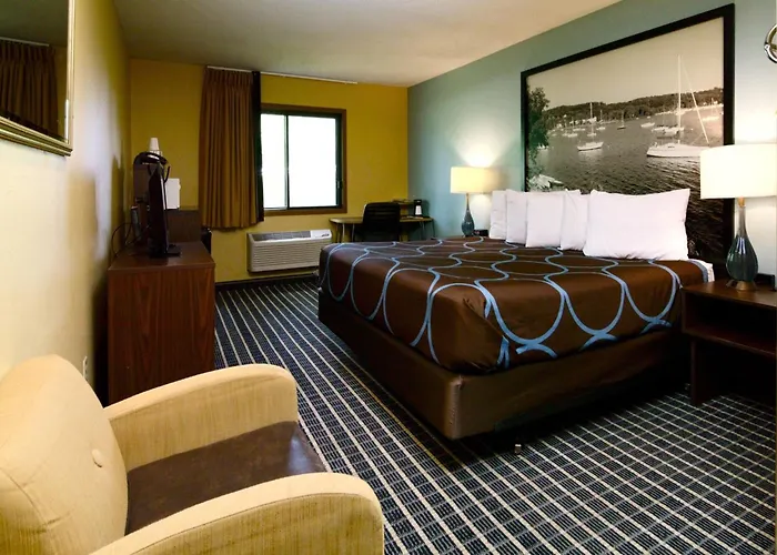 Super 8 By Wyndham Red Wing Hotel