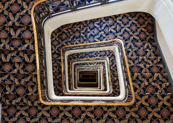 Adelphi Hotel