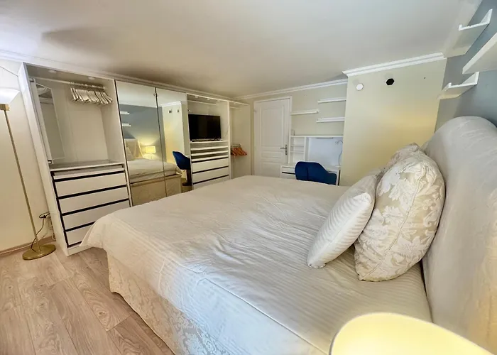 Villa La Source 83 - Room Close To St Tropez