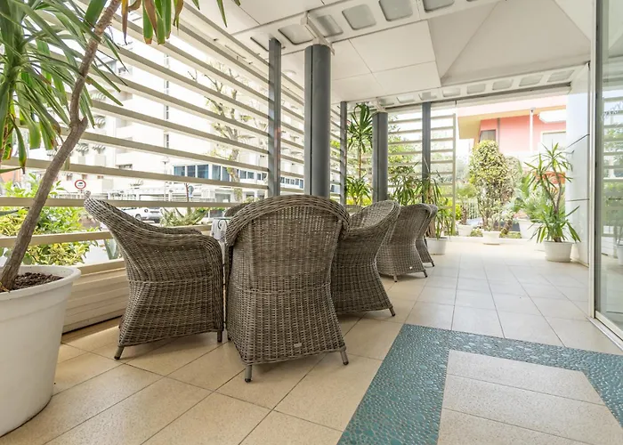 Club Hotel - Fronte Mare con Depandance adiacente Riccione