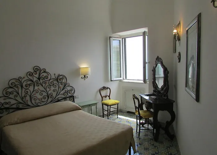 Hotel Domus Claudia Atrani