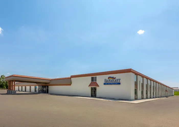 Baymont By Wyndham Jamestown Conference Center & Water Park