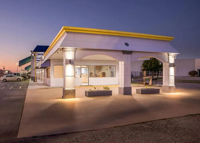 Days Inn By Wyndham Salina South