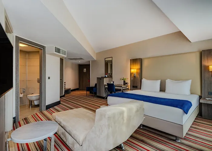 Hotel Ramada Plaza By Wyndham Izmir