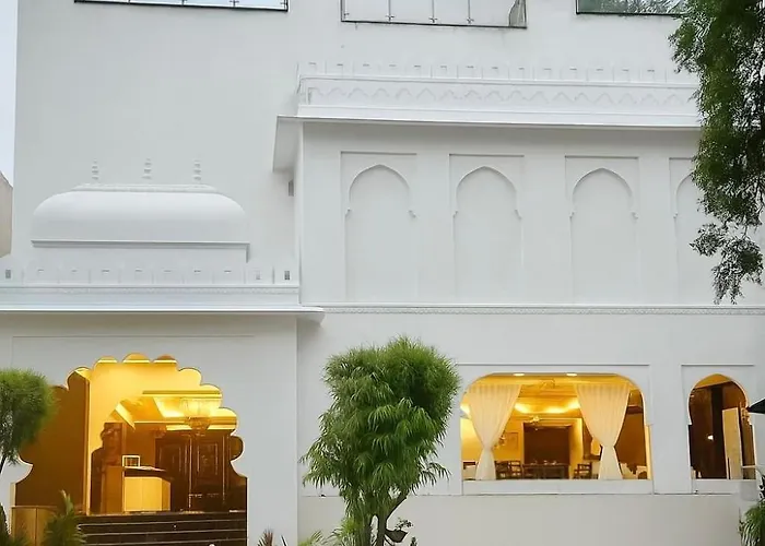 Hotel Atulyaa Taj Agra 