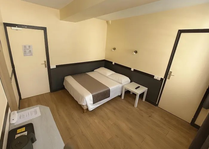 Hôtel des Bains 24h 7j Paris centre à 10 min Maisons-Alfort