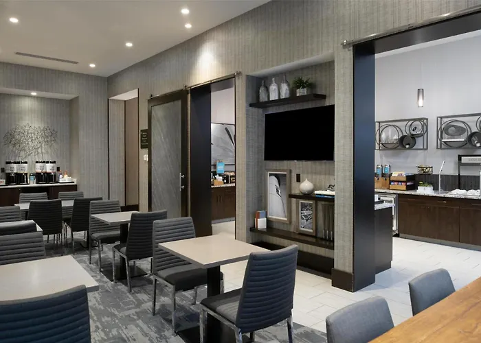 Hampton Inn & Suites Portsmouth Downtown