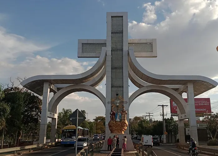 Pousada Jesus De Nazare Trindade 