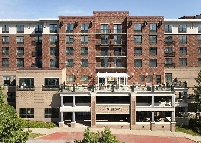 Courtyard By Marriott Saratoga Springs Hotel