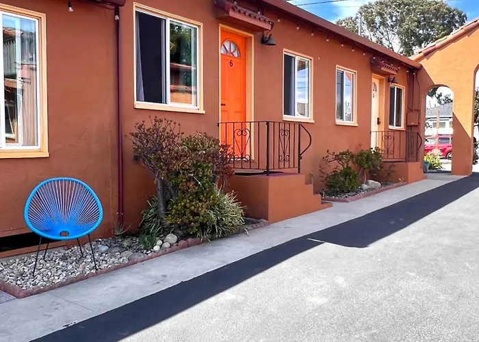 Capitola Hotels