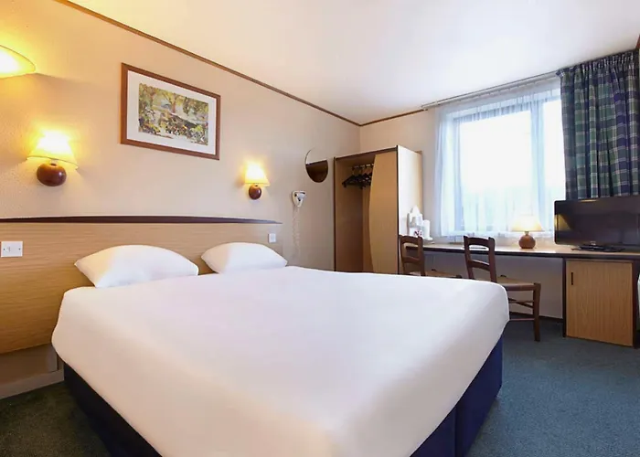 The Beacon Hotel, Cardiff City Centre, Part Of The Ag Collection