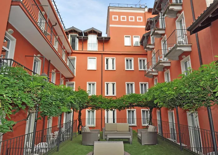 Hotel Cavour 30Tre - Moderno Per Tradizione à Stresa