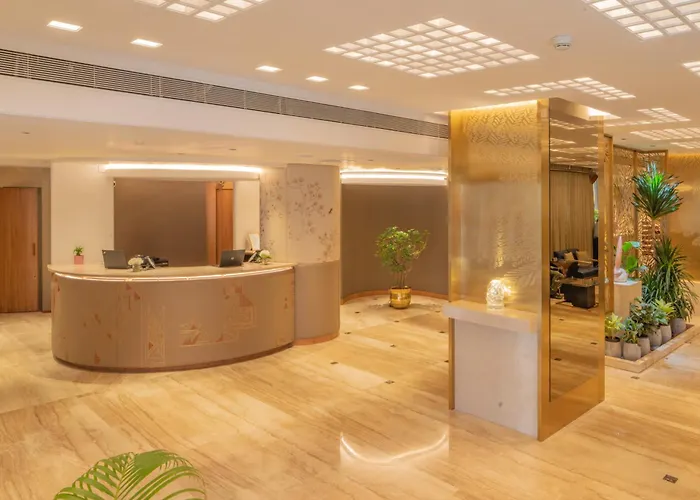 Hotel Kohinoor Continental, Airport