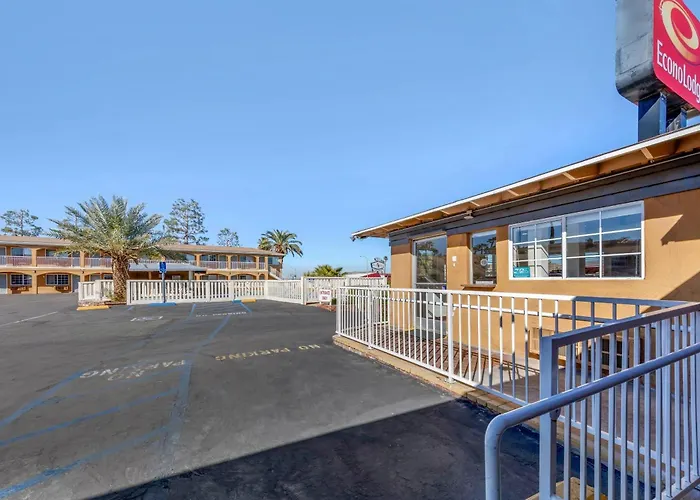 Econo Lodge On Historic Route 66 Barstow