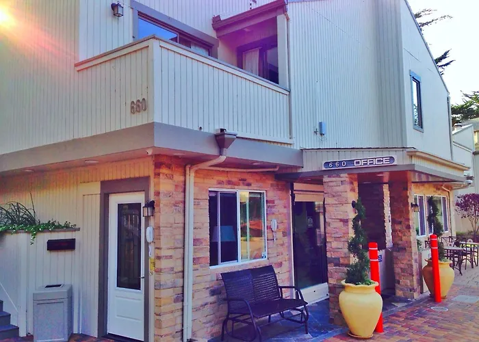 Best Western The Inn & Suites Pacific Grove