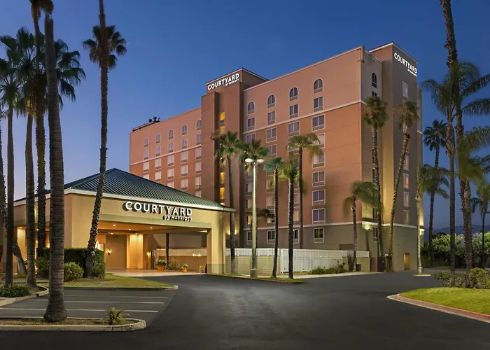 Courtyard By Marriott Baldwin Park Hotel