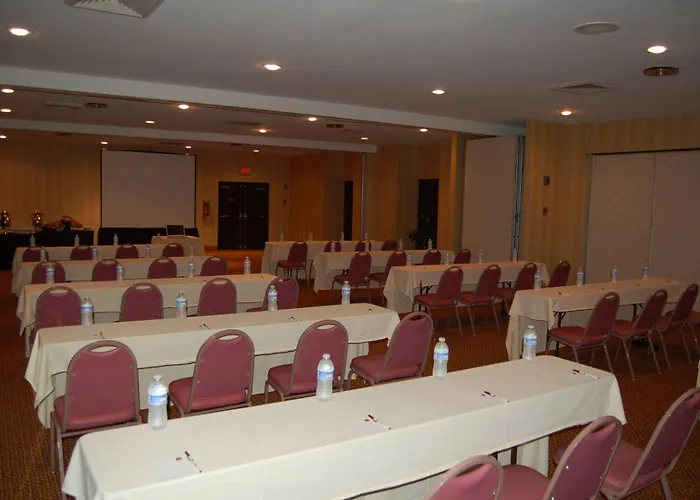 Rodeway Inn & Suites East Windsor