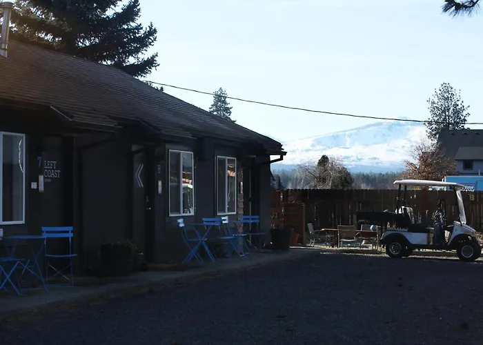 The Stranger Lodge - Pet Friendly Sisters