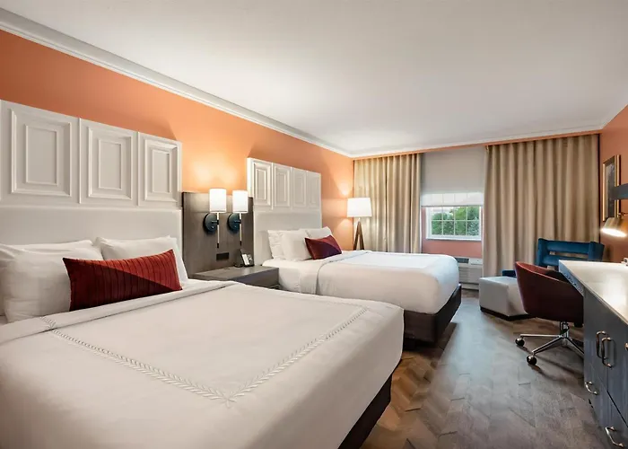 Lewisburg Hotels