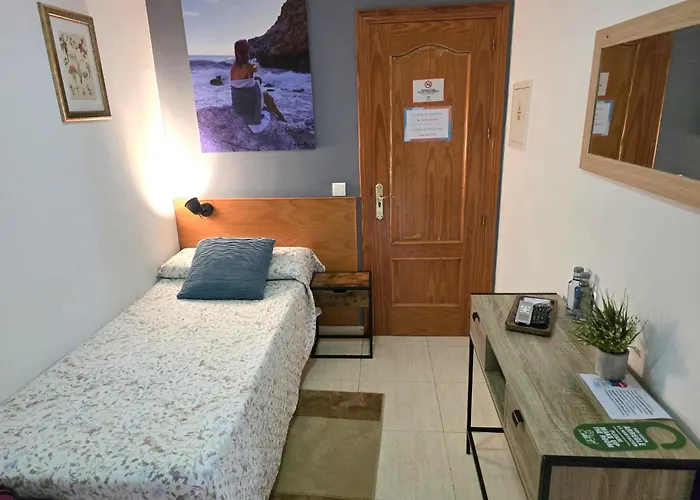 Hostal La Estacion Benajarafe