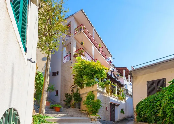 Apartments And Rooms With Wifi Makarska - 11063
