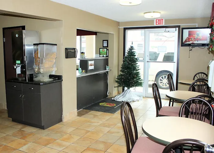 Super 8 By Wyndham Grand Forks Hotel