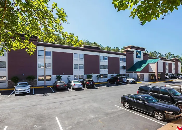 Quality Inn & Suites Near Six Flags East