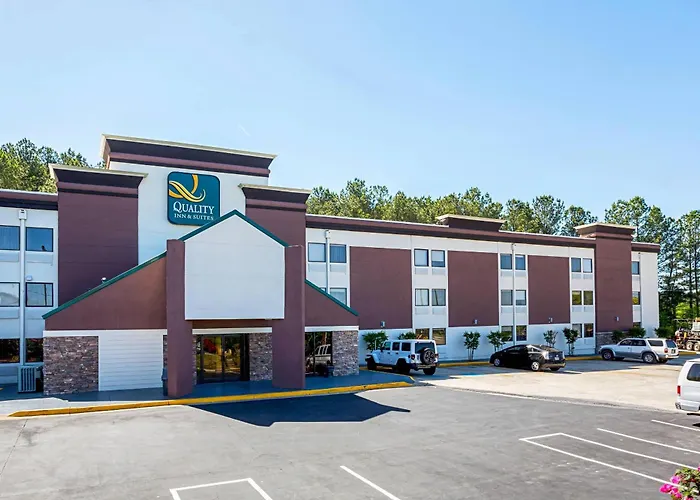 Quality Inn & Suites Near Six Flags East
