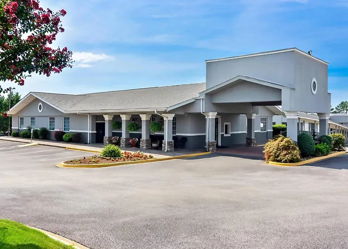Quality Inn & Suites Greenville - Haywood Mall