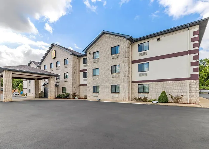 Super 8 By Wyndham Uniontown Pa
