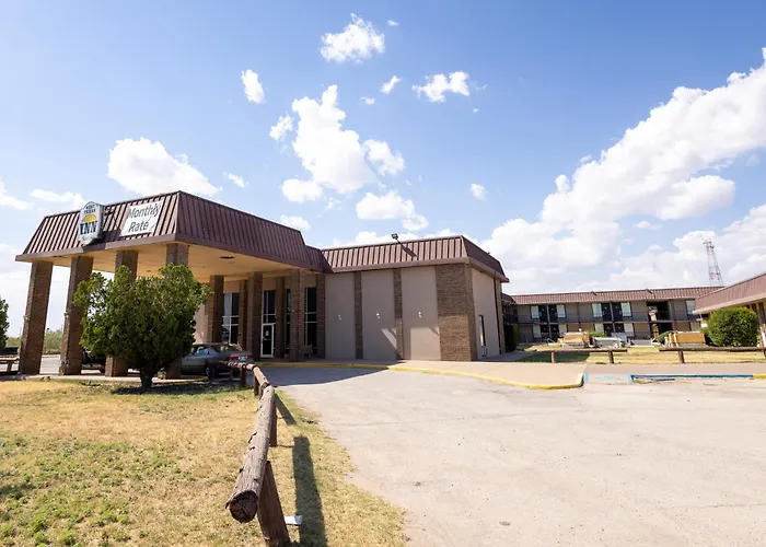 West Texas Inn & Suites With Kitchenette Midland