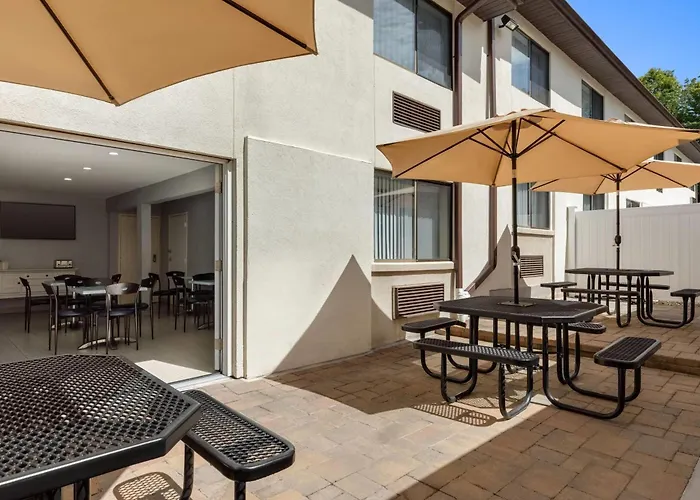 Baymont By Wyndham Branford/New Haven