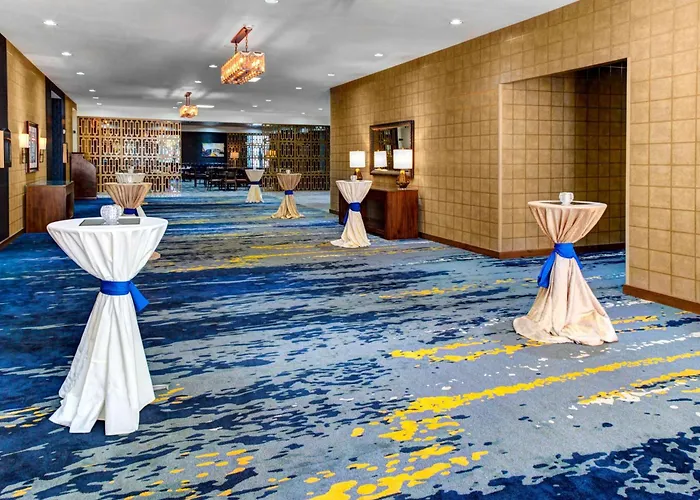 Doubletree By Hilton Arlington Dfw South Hotel