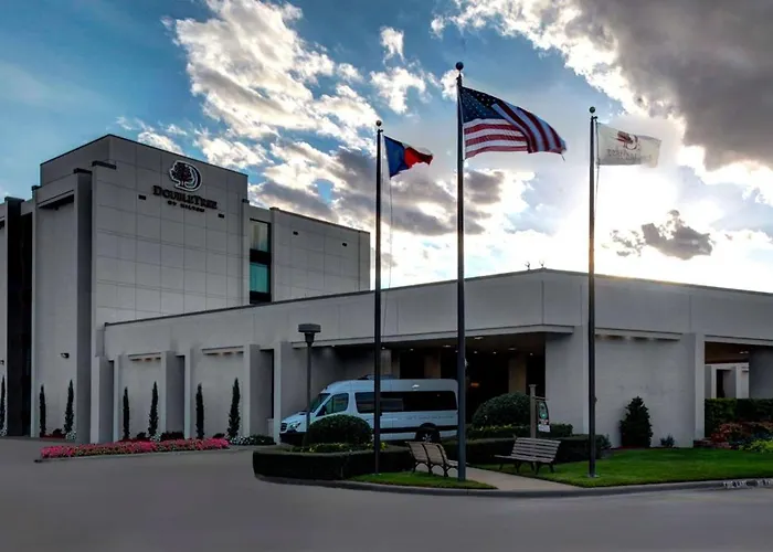 Doubletree By Hilton Arlington Dfw South Hotel
