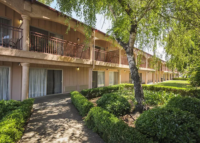 Days Inn By Wyndham Modesto
