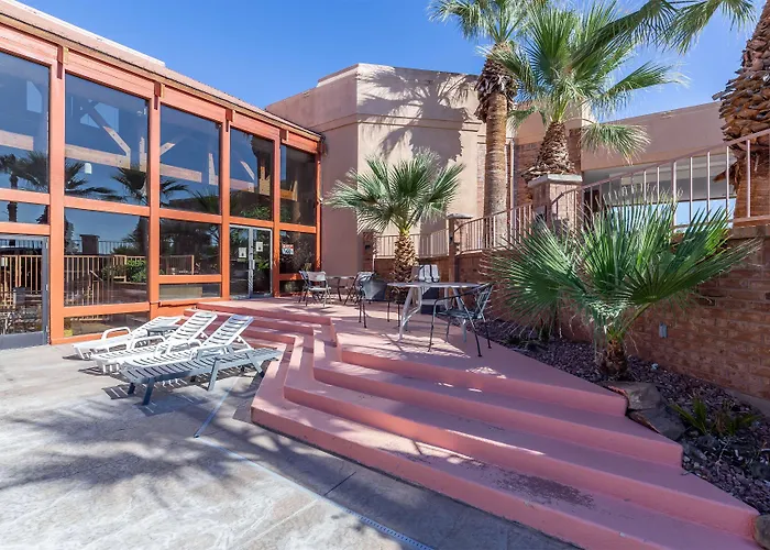 St. George Hotels
